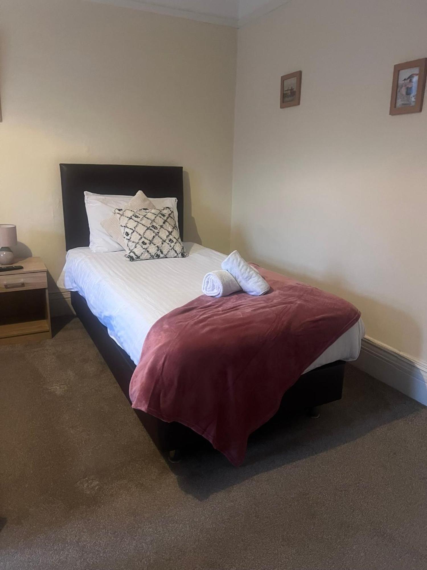 The Crown Hotel Lynton Extérieur photo